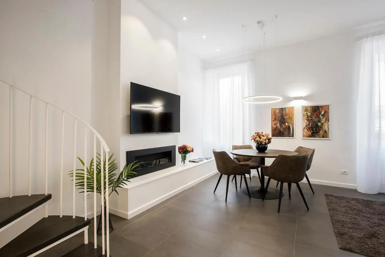 Residenza Fontanella Barberini By Spanish Steps Rome Apartment