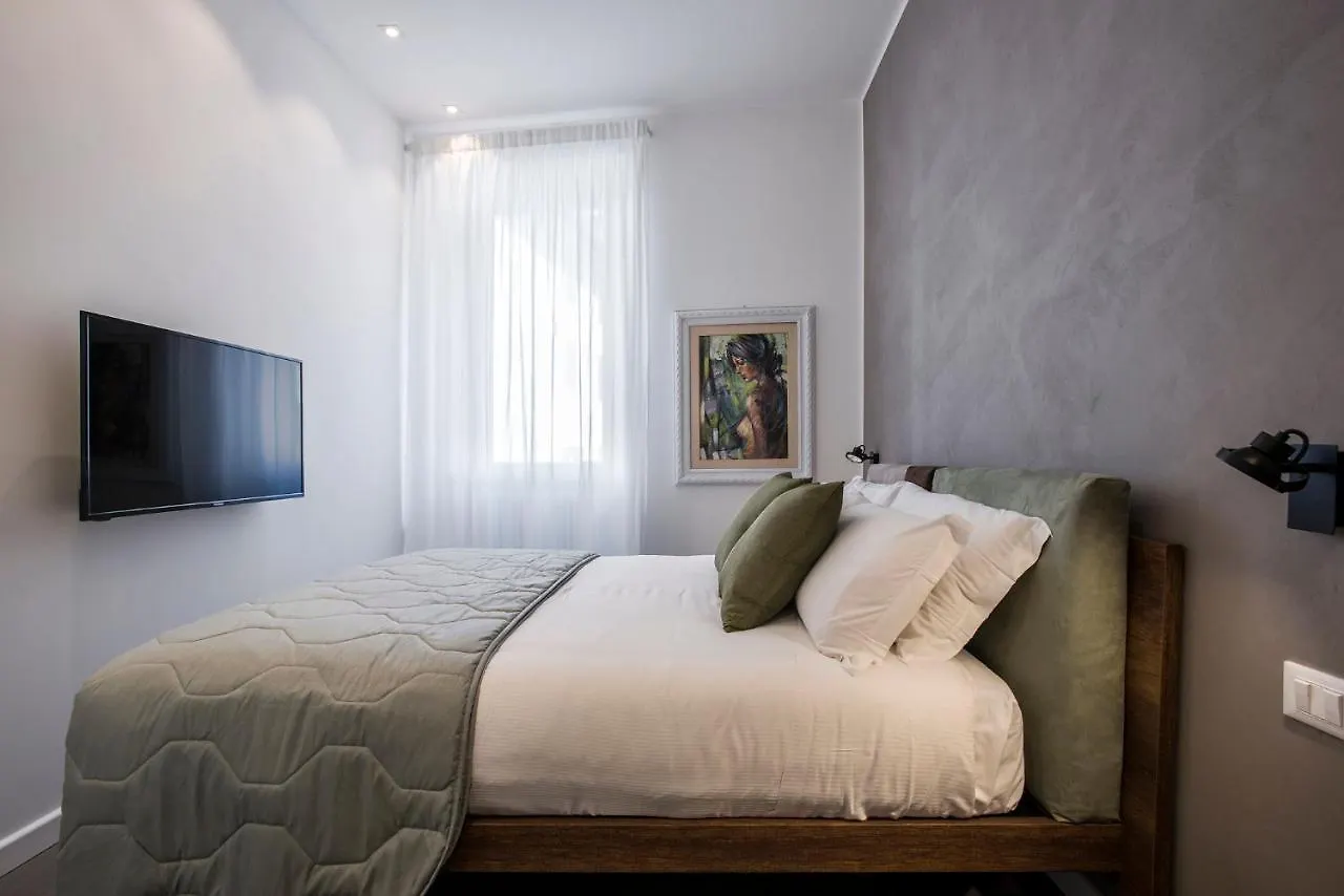 Apartment Residenza Fontanella Barberini By Spanish Steps Rome
