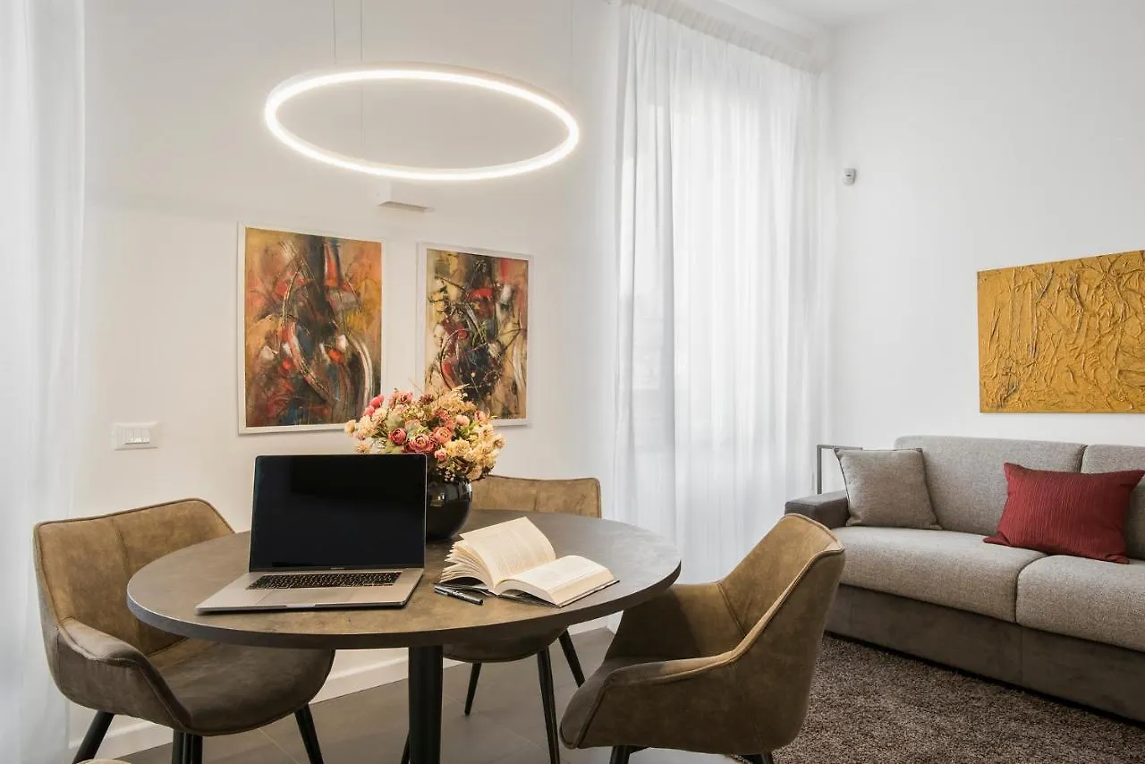 Residenza Fontanella Barberini By Spanish Steps Rome Apartment