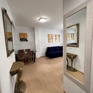  Apartment Centro - Beautiful , Newly Renovated 2 Bedroom Spain